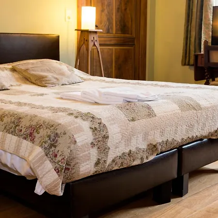 Aux Quatre Bonniers Bed & Breakfast