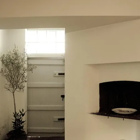 Aux Quatre Bonniers Bed & Breakfast 3*