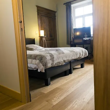 Aux Quatre Bonniers Bed & Breakfast