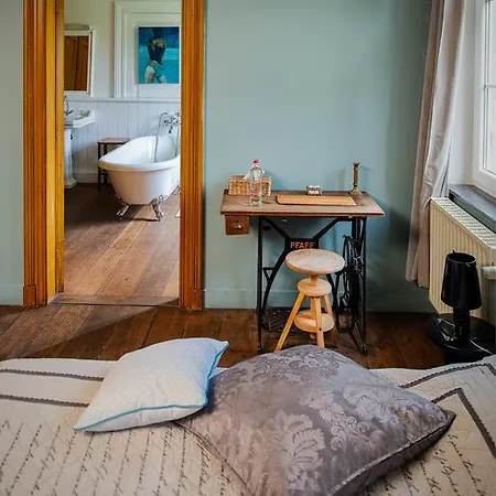 Aux Quatre Bonniers Bed & Breakfast Olne